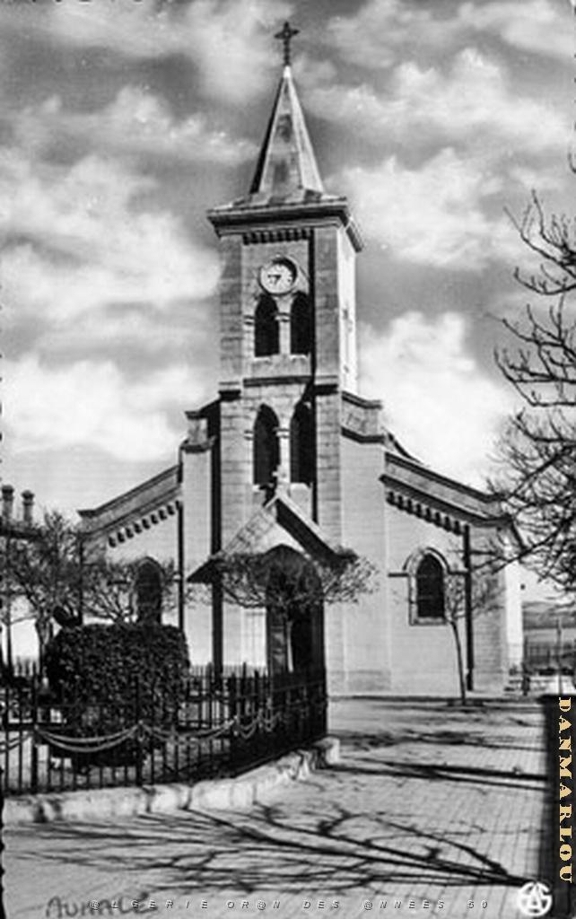 AUMALE  EGLISE STE JULIE.jpg